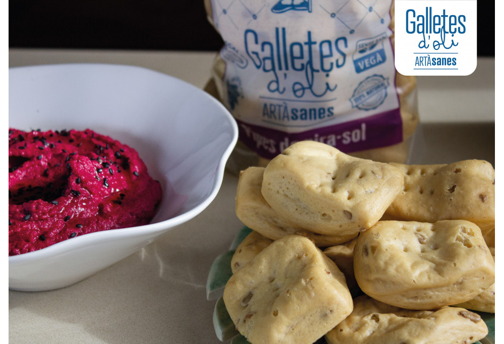 Recepta DIP de Remolatxa amb les Galletes d'oli ARTÀsanes de Pipes de Gira-sol